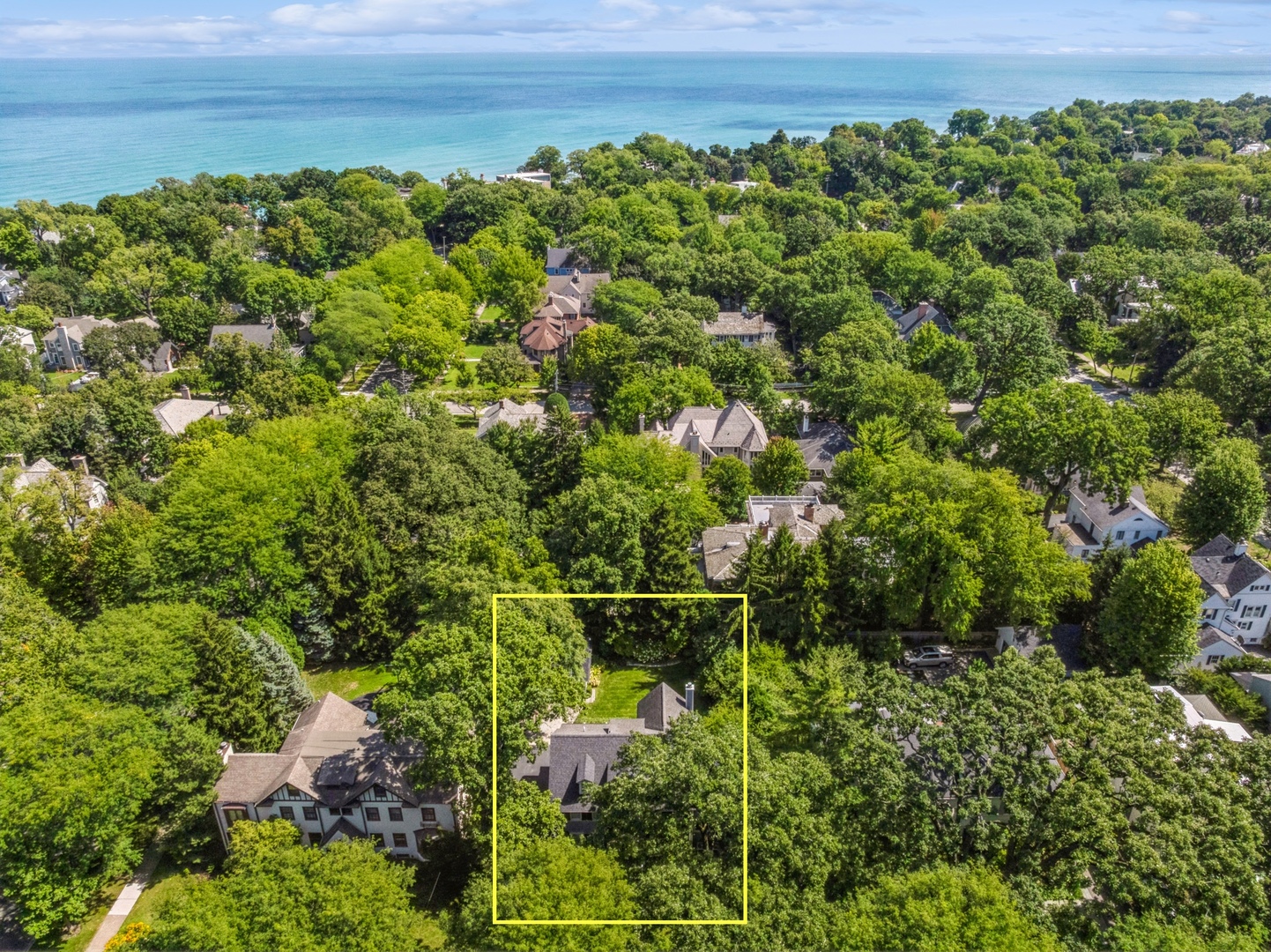 519 Cedar Street Winnetka, IL 60093 - Photo 35 of 36 a view of a garden