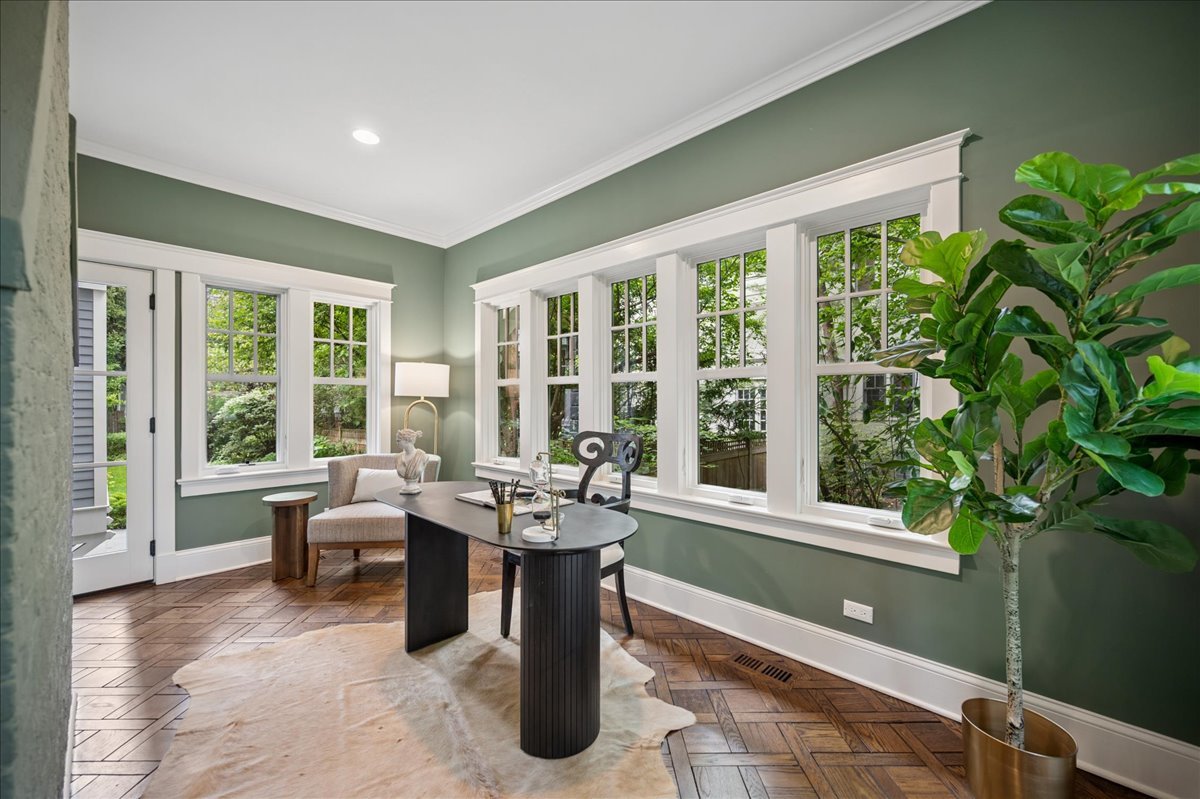 519 Cedar Street Winnetka, IL 60093 - Photo 7 of 36 a living room with furniture and a potted plant