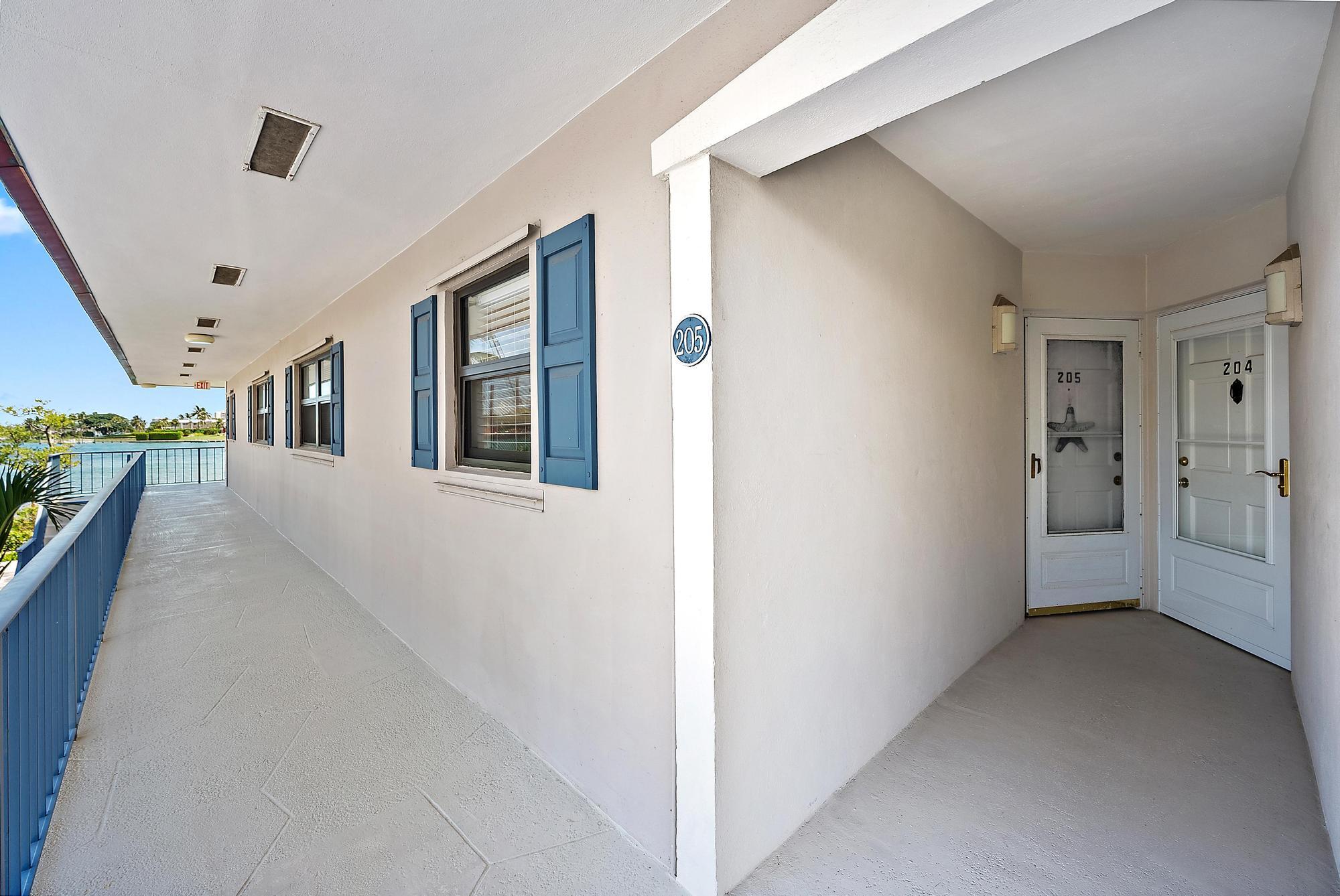 755 Saturn Street, Unit D205 Jupiter, FL 33477 - Photo 4 of 22 755 Saturn St apt 205d-1