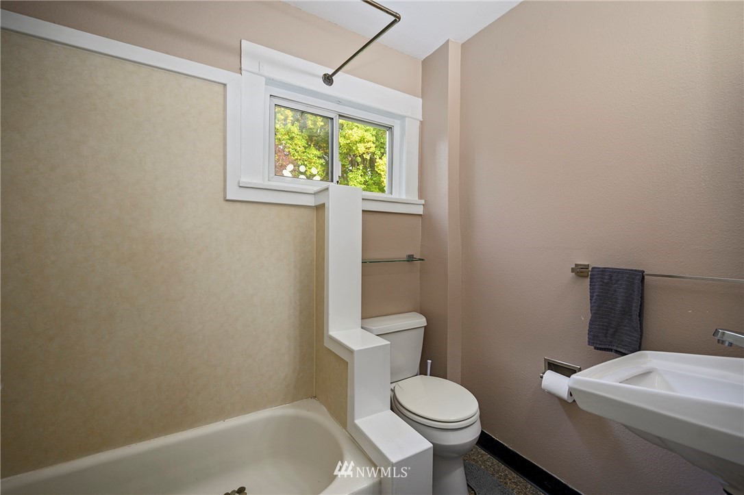332 North 81st Street Seattle, WA 98103 - Photo 11 of 18 Gallery Image 11