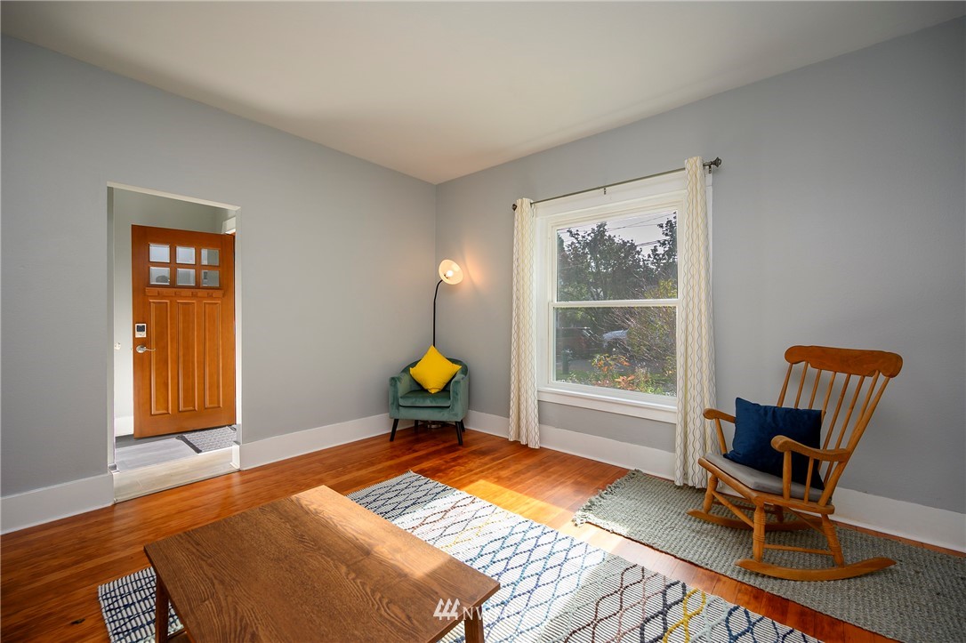 332 North 81st Street Seattle, WA 98103 - Photo 3 of 18 Gallery Image 3