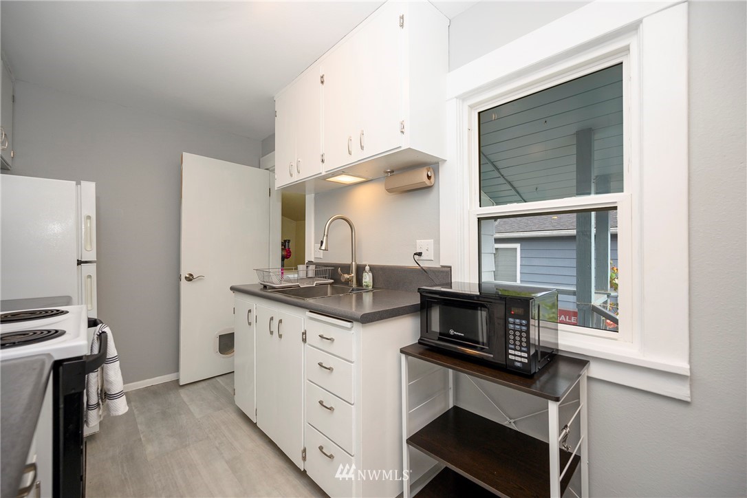 332 North 81st Street Seattle, WA 98103 - Photo 6 of 18 Gallery Image 6