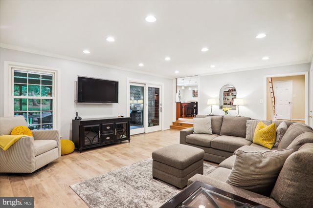 $1,410,000 | 8840 Copenhaver Drive, Potomac, MD 20854