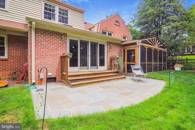 $1,410,000 | 8840 Copenhaver Drive, Potomac, MD 20854