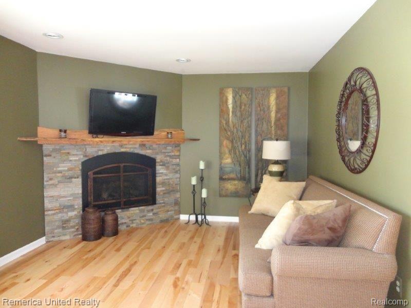 6770 Gregory Road Dexter, MI 48130 - Photo 3 of 24 DSC00451.jpg