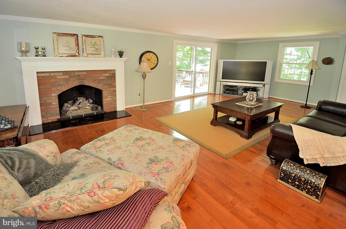 4902 Pheasant Ridge Road Fairfax, VA 22030 - Photo 12 of 25 Family Room