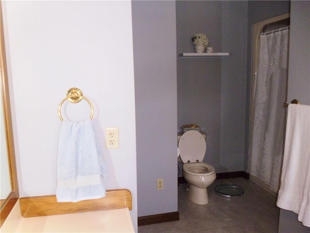 1120 Locust Road Vandergrift, PA 15690 - Photo 20 of 24