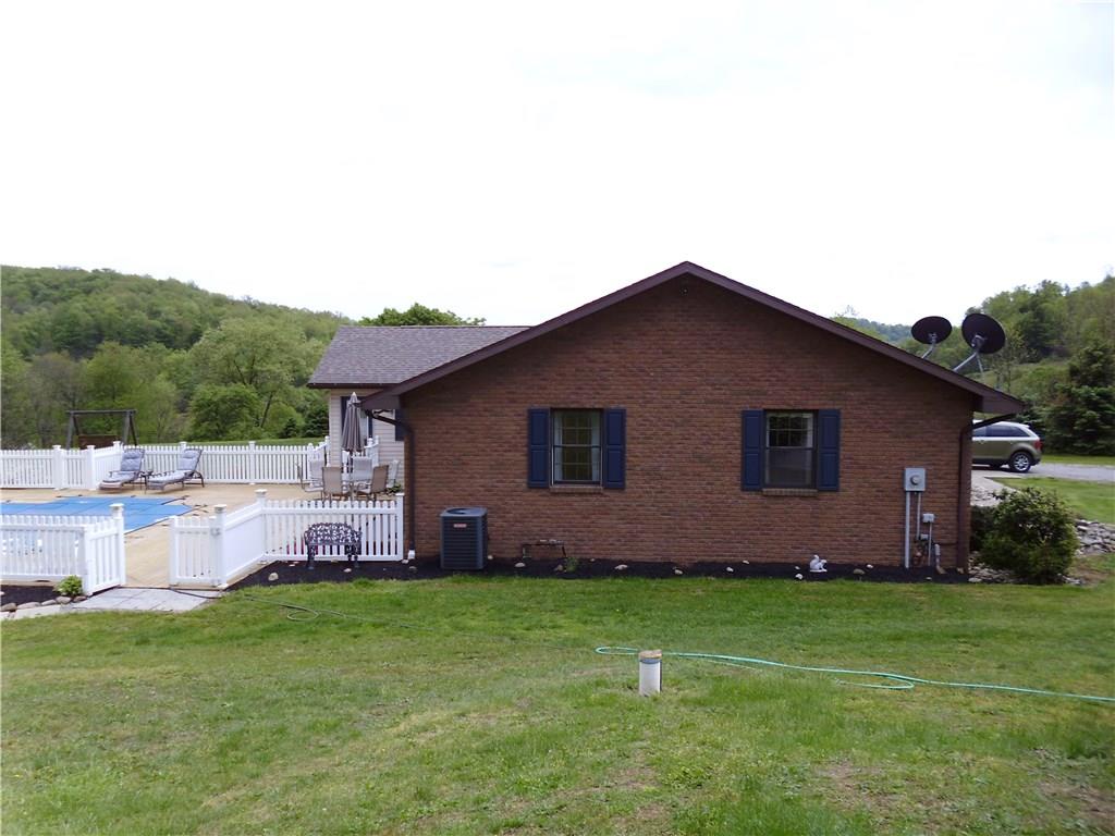 1120 Locust Road Vandergrift, PA 15690 - Photo 3 of 24