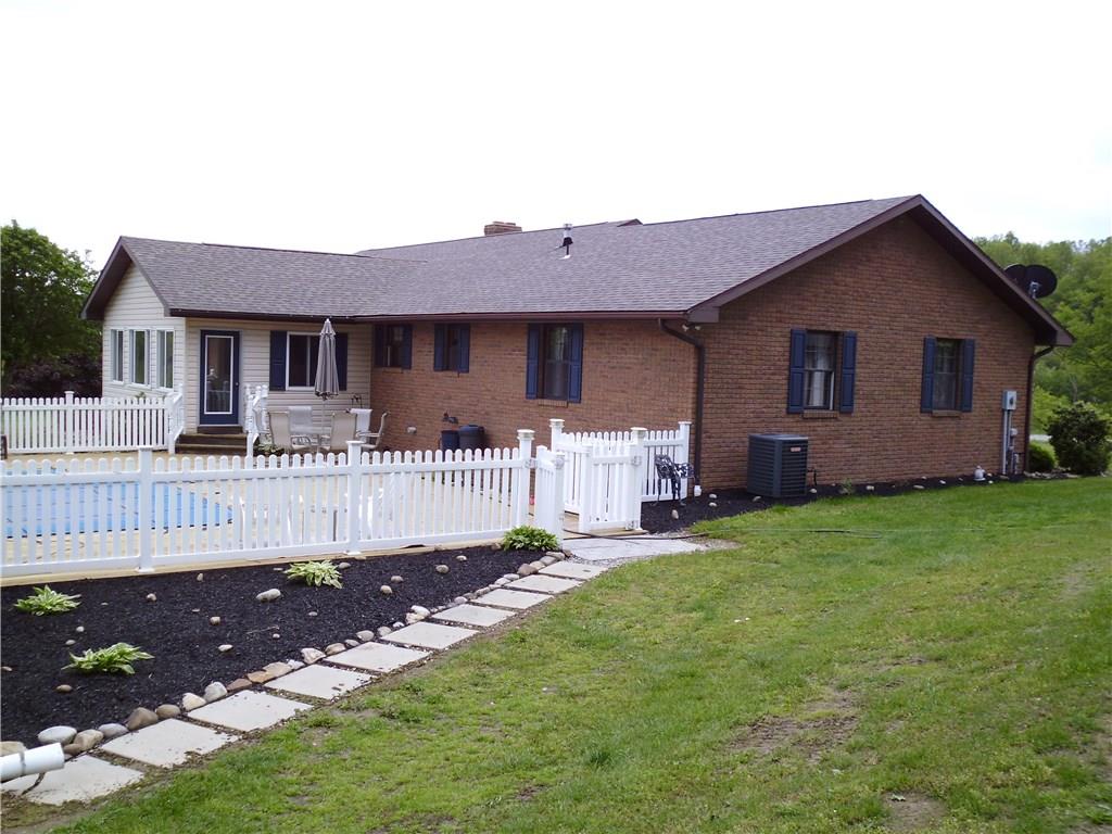 1120 Locust Road Vandergrift, PA 15690 - Photo 5 of 24