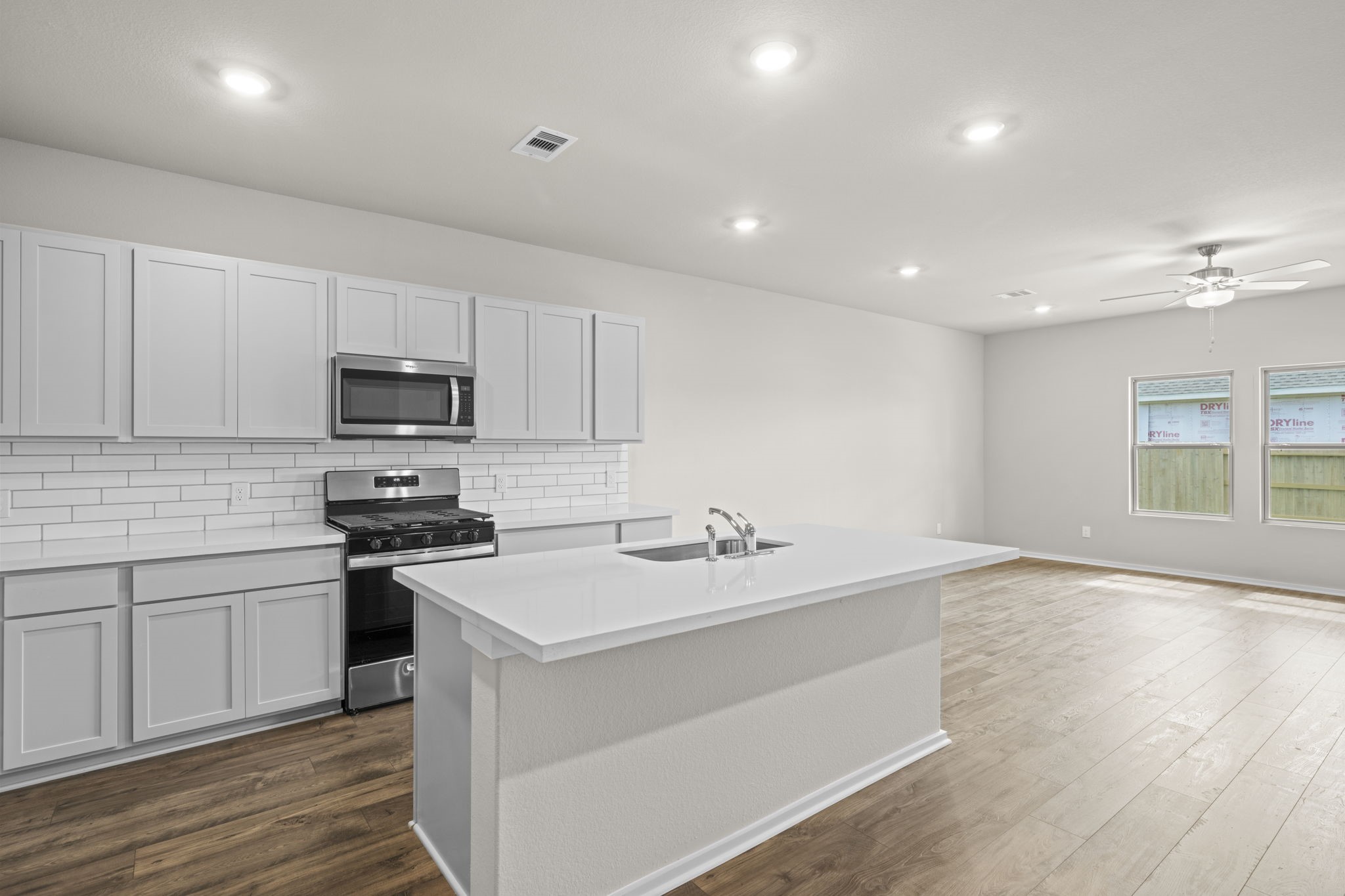 3502 Atlas Pt Lane Angleton, TX 77515 - Photo 4 of 23