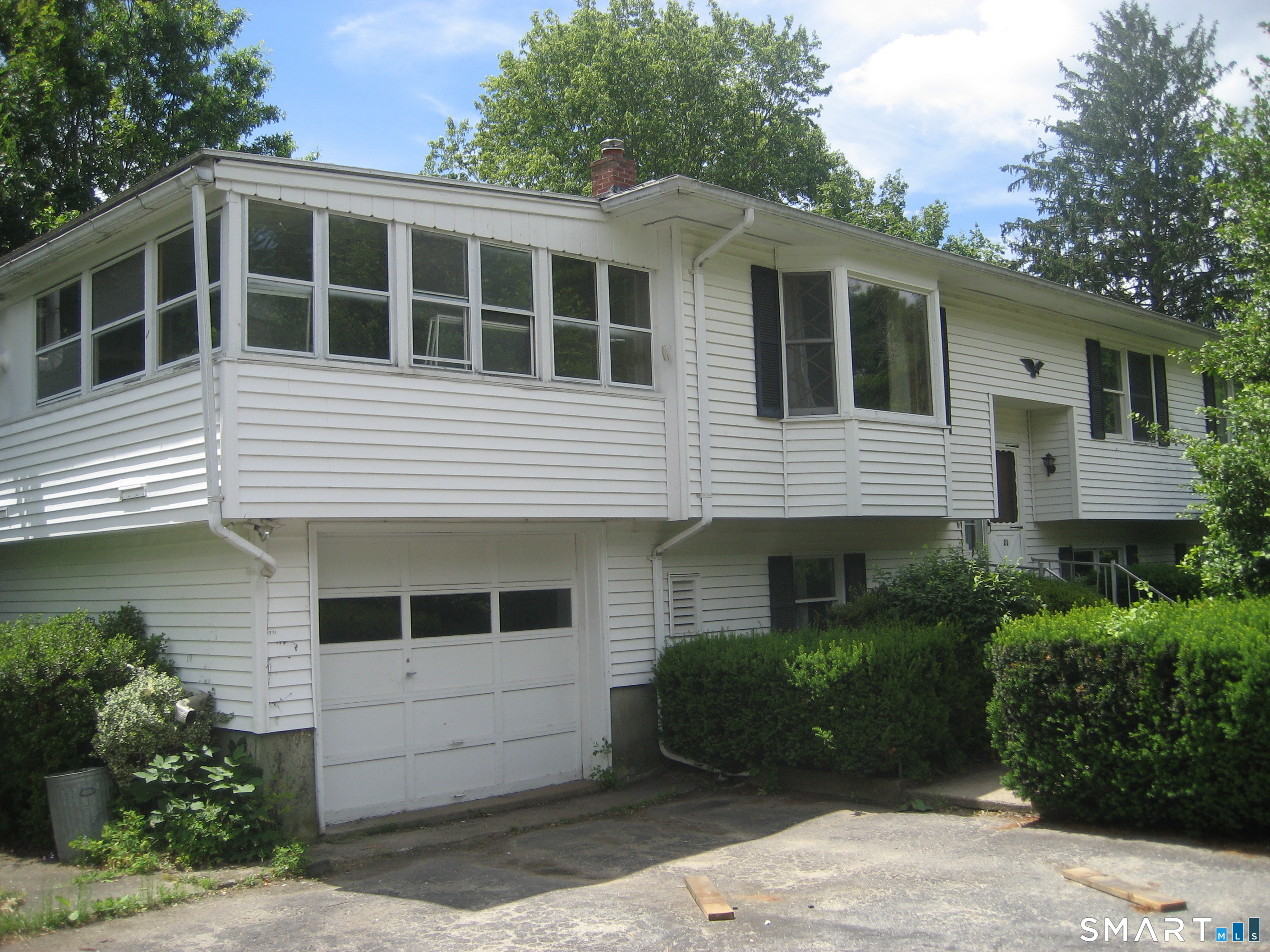 21 Daniel Street Norwich, CT 06360 - Photo 2 of 21
