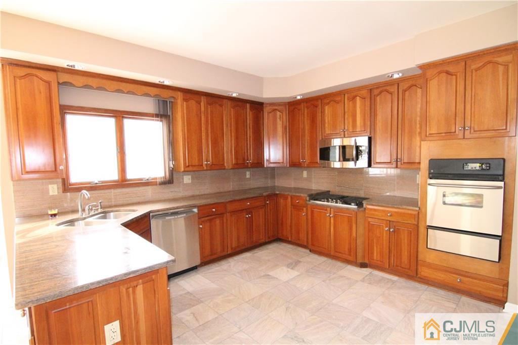 13 Drinking Brook Road Monmouth Junction, NJ 08852 - Photo 16 of 25 Gallery Image 16