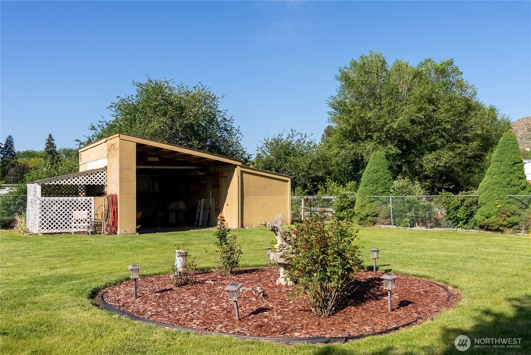 119 North Locust Way Tonasket, WA 98855 - Photo 5 of 17