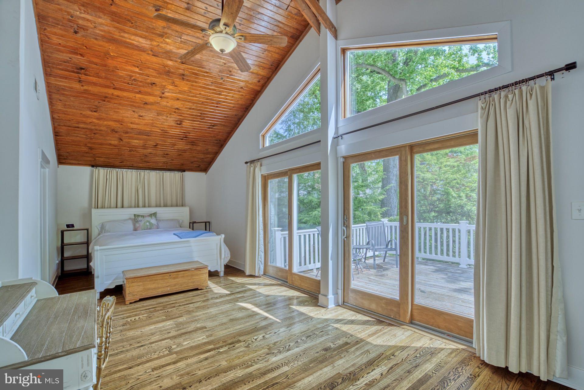 209 Norwood Road Annapolis, MD 21401 - Photo 32 of 86 Primary suite with sliding doors to private deck