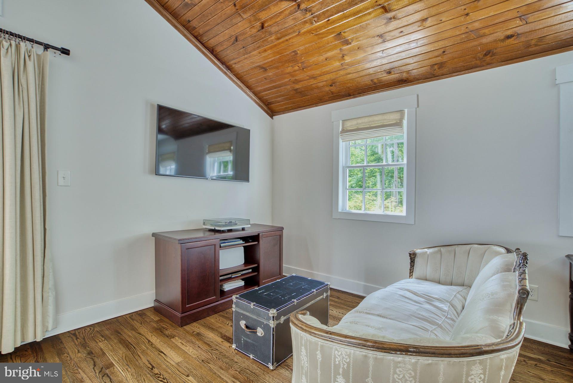 209 Norwood Road Annapolis, MD 21401 - Photo 33 of 86 Primary suite sitting area