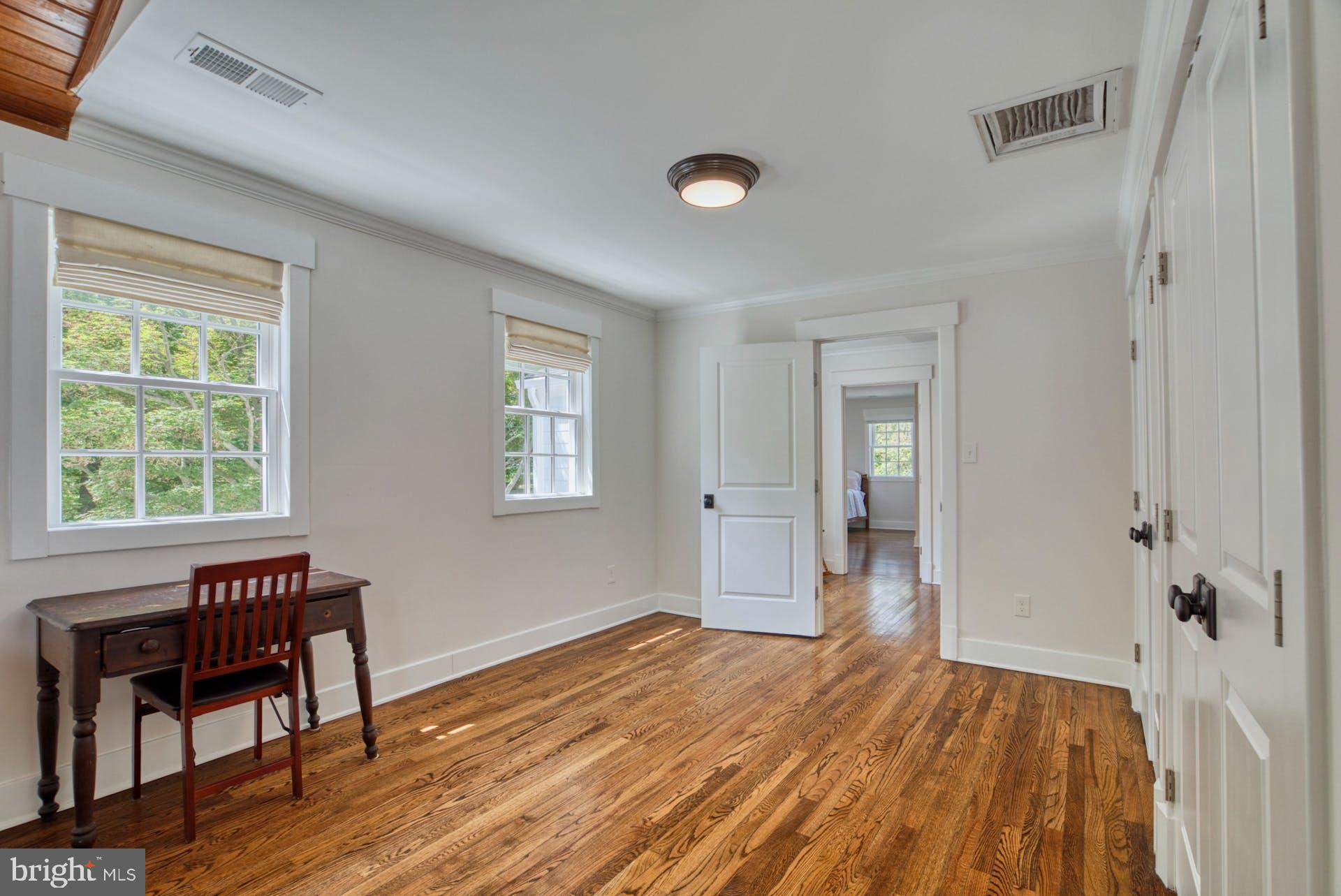 209 Norwood Road Annapolis, MD 21401 - Photo 34 of 86 Primary suite sitting/office area