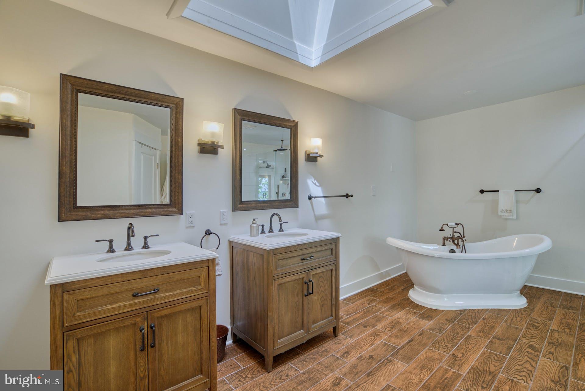 209 Norwood Road Annapolis, MD 21401 - Photo 42 of 86 Double sinks and soaking tub