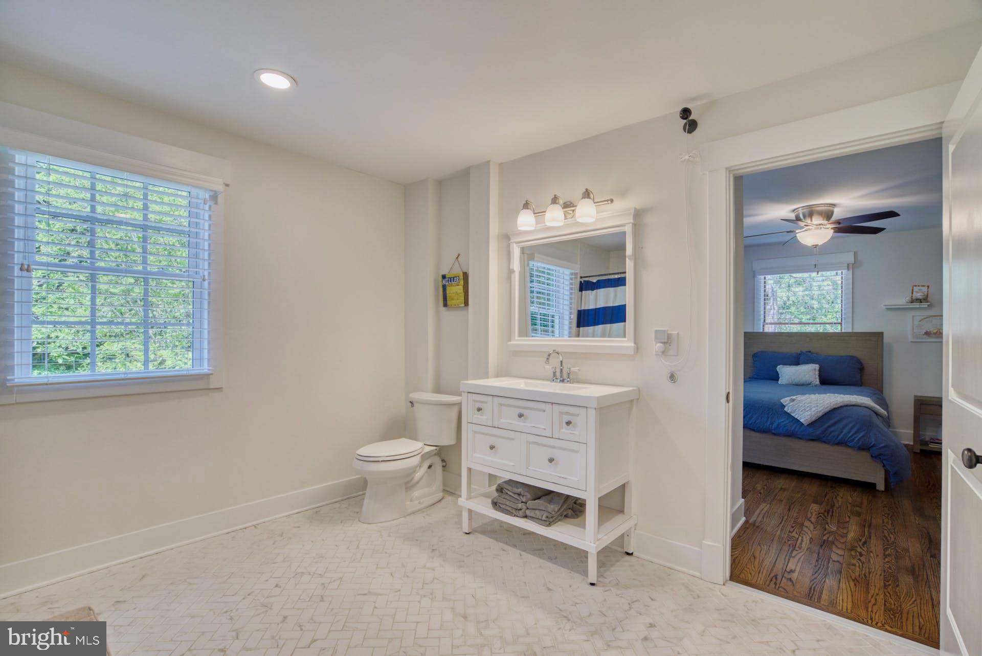 209 Norwood Road Annapolis, MD 21401 - Photo 47 of 86 Jack n Jill bathroom