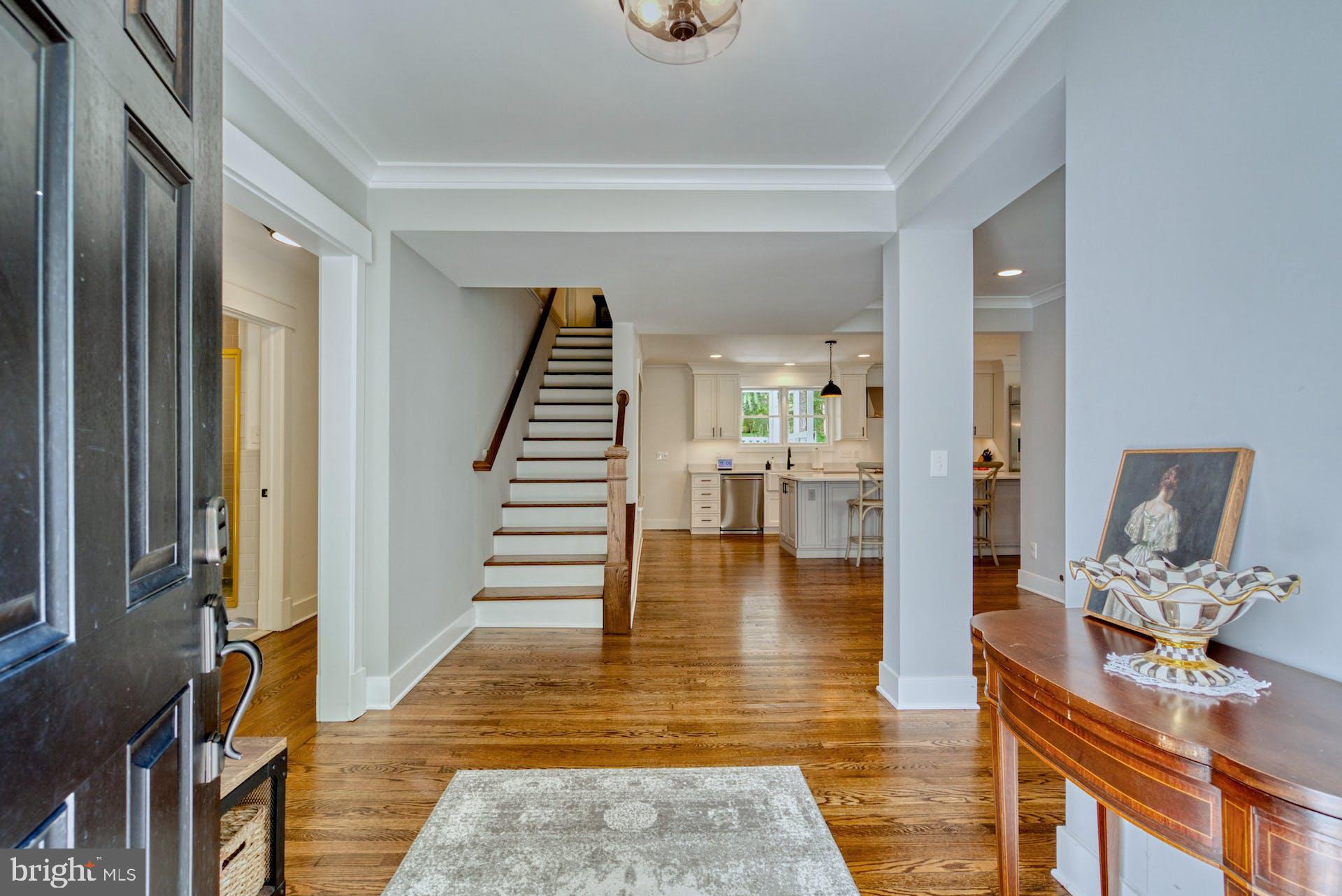 209 Norwood Road Annapolis, MD 21401 - Photo 10 of 86 Welcoming foyer