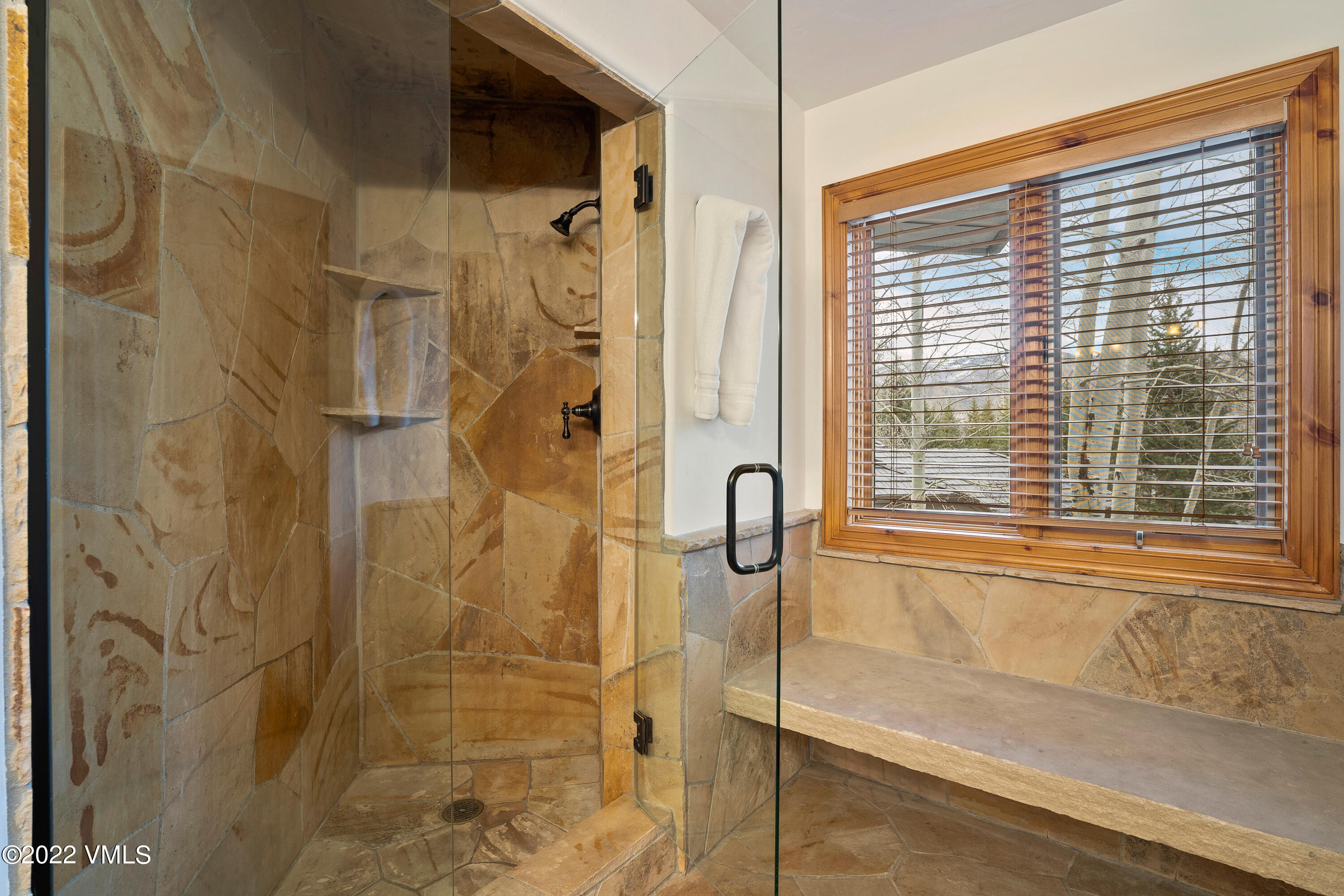 254 Arrowhead Drive, Unit B Edwards, CO 81632 - Photo 8 of 45 a bathroom with a shower