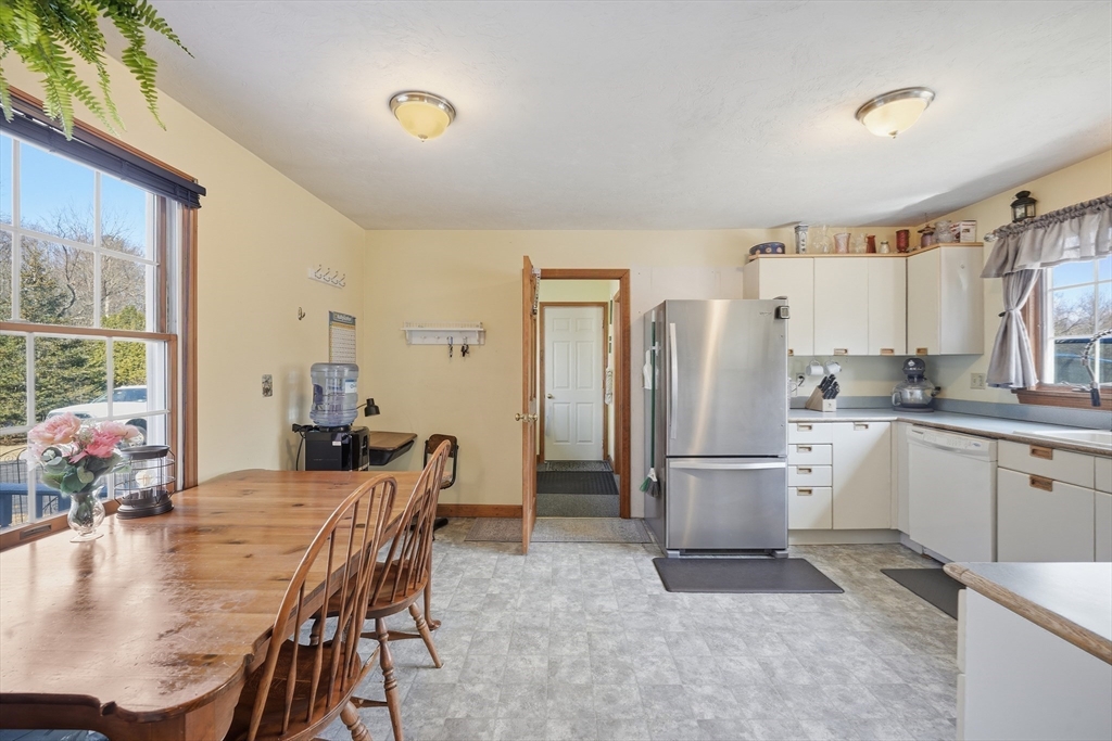 284 Warren Road Brimfield, MA 01010 - Photo 13 of 37