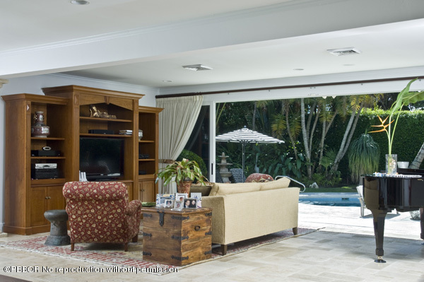332 Eden Road Palm Beach, FL 33480 - Photo 3 of 26 Family Room