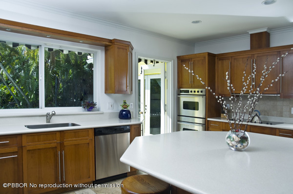 332 Eden Road Palm Beach, FL 33480 - Photo 6 of 26 Kitchen