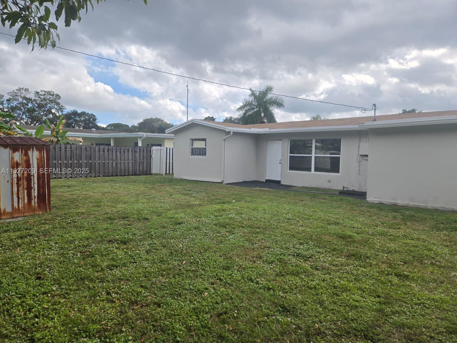 6455 Custer Street Hollywood, FL 33024 - Photo 9 of 16