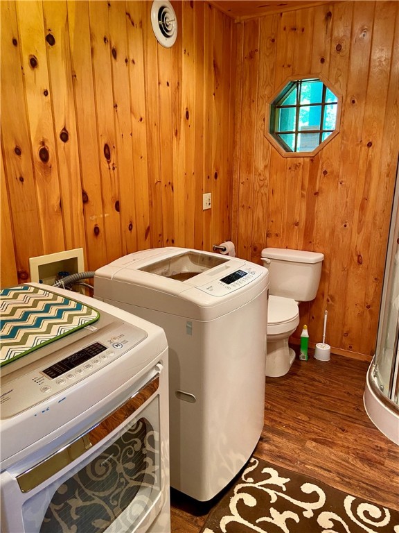 4612 Gaslyn Road Webster, WI 54893 - Photo 38 of 51 laundry in basement bathroom