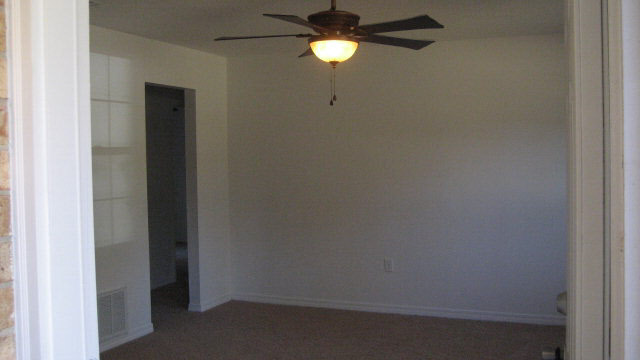 712 East Laurel Avenue Foley, AL 36535 - Photo 3 of 6 Living Room
