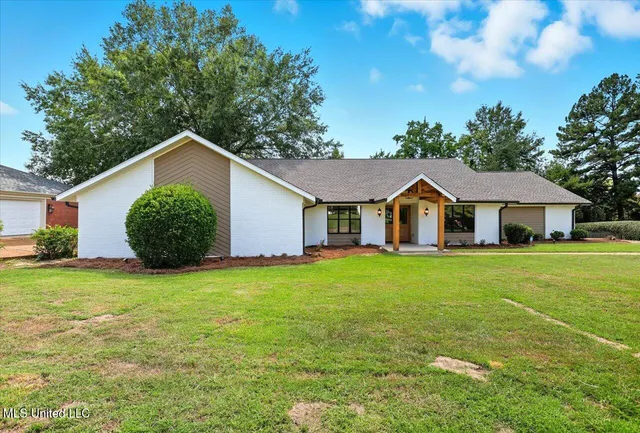 $449,900 | 143 Rolling Meadows Drive, Jackson, MS 39211