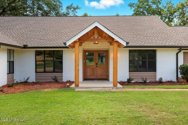 $449,900 | 143 Rolling Meadows Drive, Jackson, MS 39211