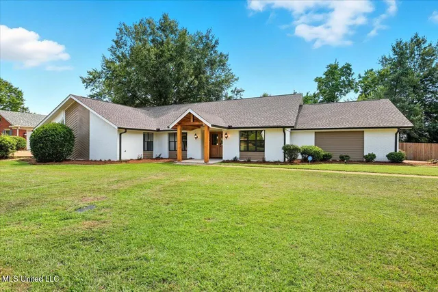 $449,900 | 143 Rolling Meadows Drive, Jackson, MS 39211