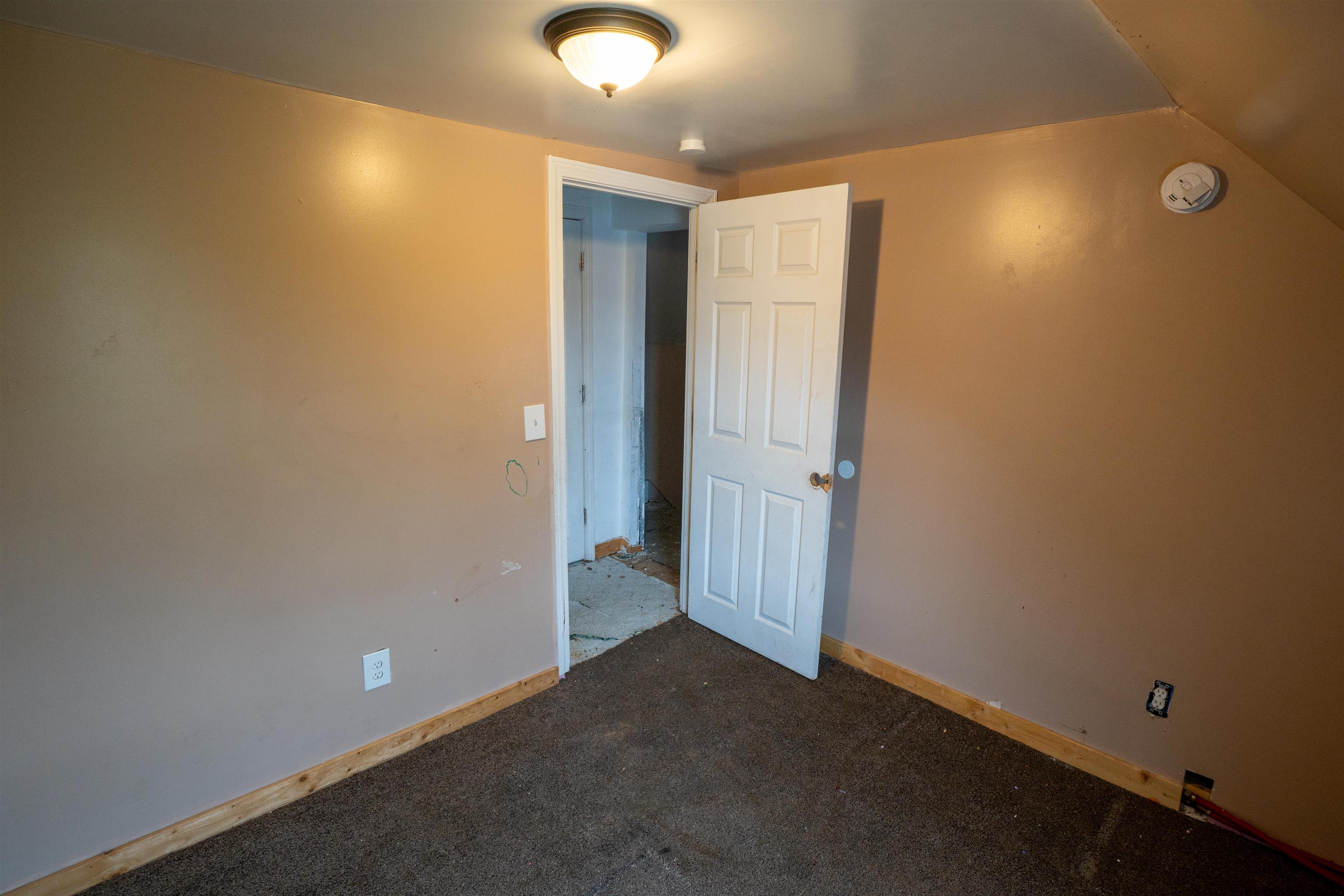 56 Iceland Street Berlin, NH 03570 - Photo 11 of 27