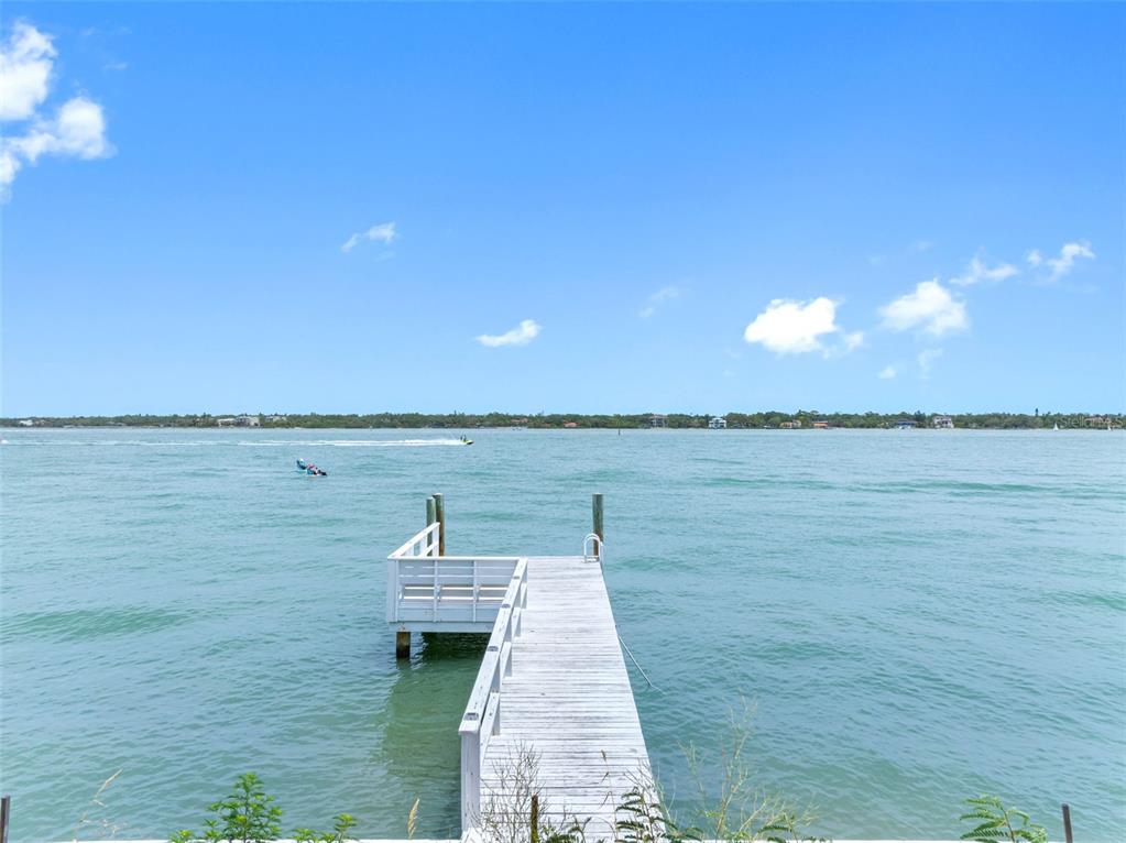 11285 9th Street East Treasure Island, FL 33706 - Photo 25 of 30 a view of a lake from a yard