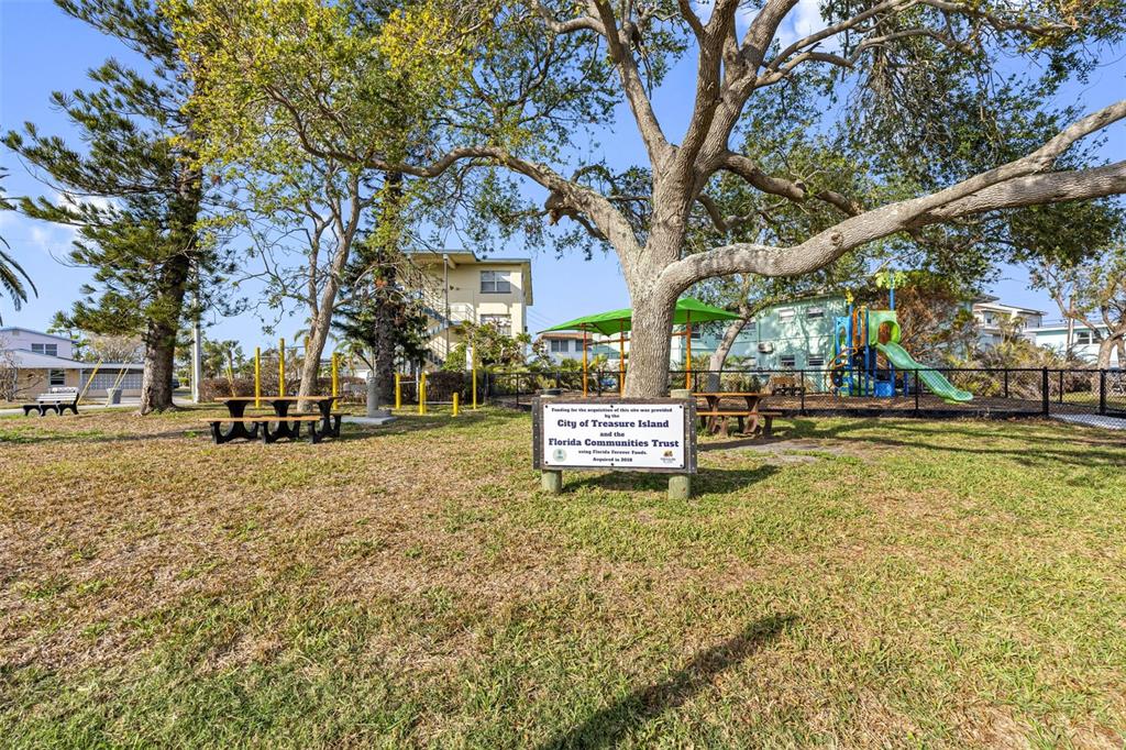 11285 9th Street East Treasure Island, FL 33706 - Photo 29 of 30 a sign board with parking space