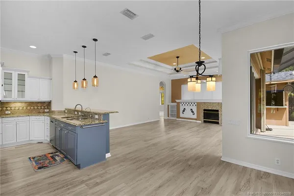 $1,430,000 | 221 Southwest Lake Rush Court, Palm City, FL 34990