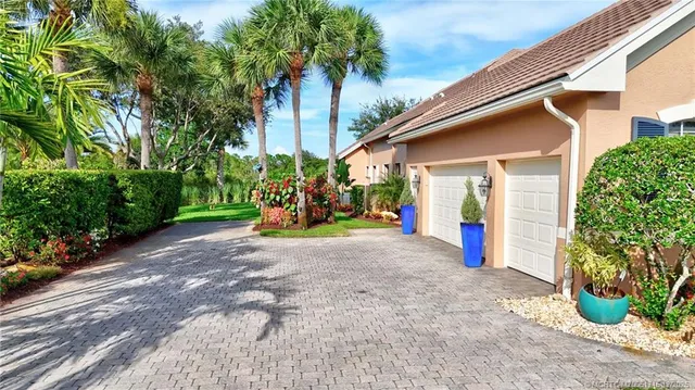 $1,490,000 | 221 Southwest Lake Rush Court, Palm City, FL 34990