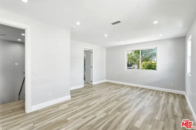 $10,000 | 6717 Sunnyslope Avenue, Van Nuys, CA 91401