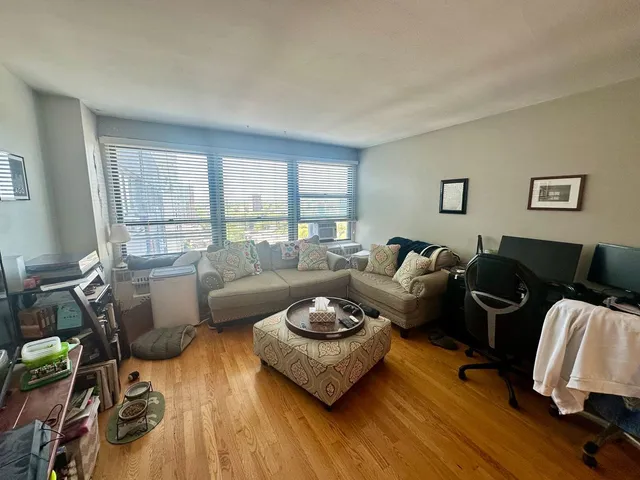 $1,716 | 4180 North Marine Drive, Unit 1608, Chicago, IL 60613