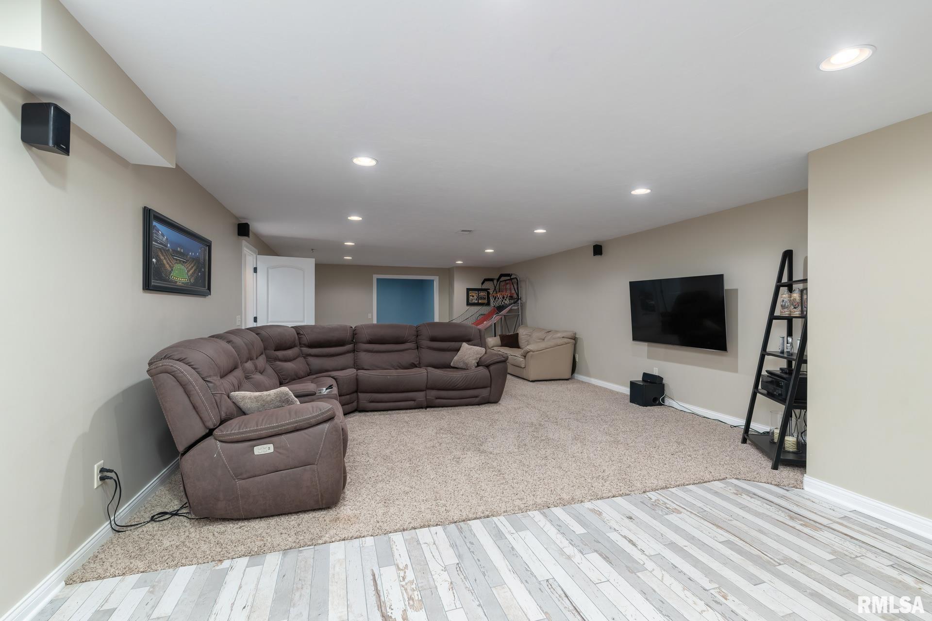 1570 Fox Ridge Road Eldridge, IA 52748 - Photo 25 of 37 Gallery Image 25
