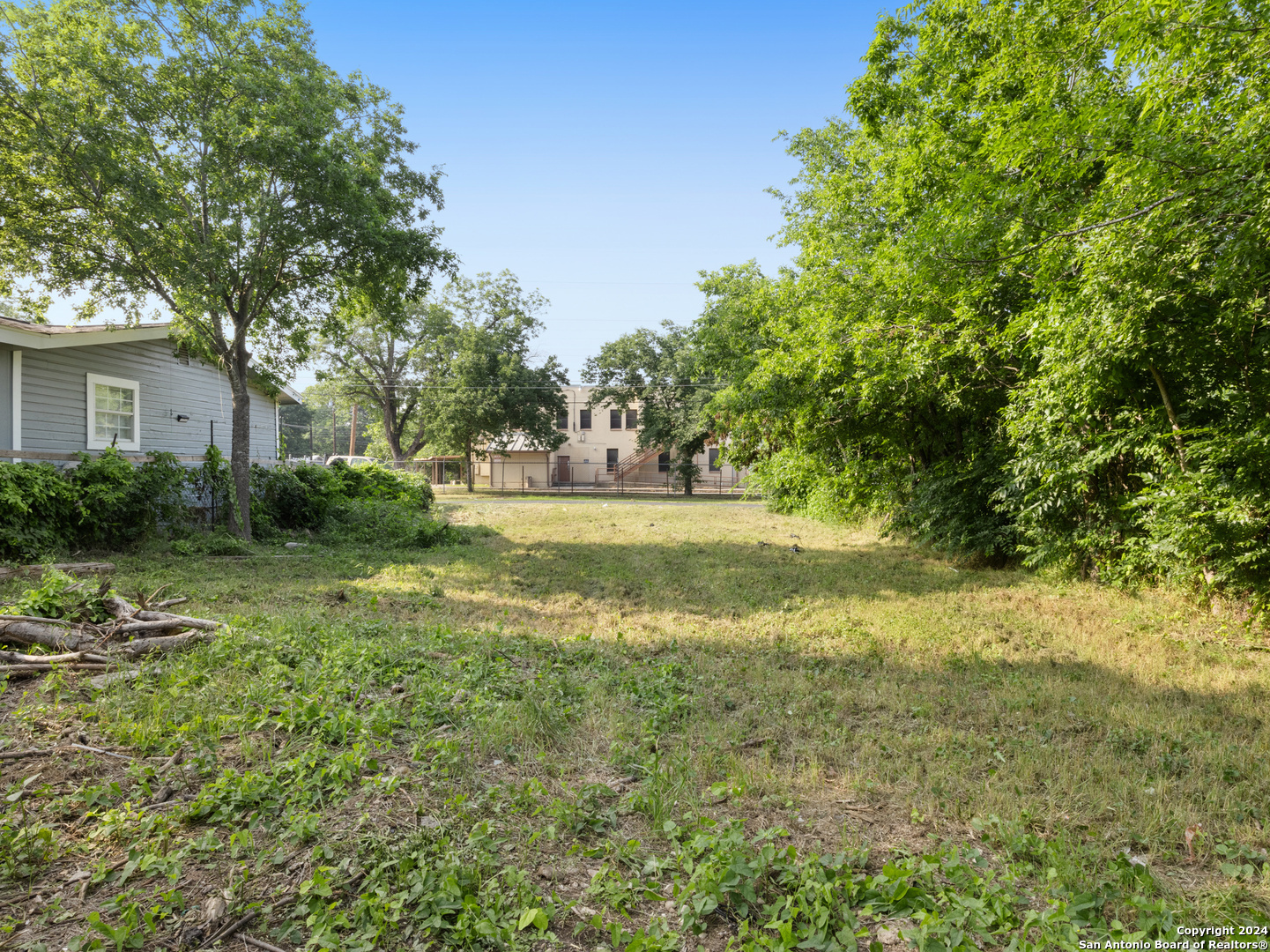 204 Orphan San Antonio, TX 78202 - Photo 3 of 15
