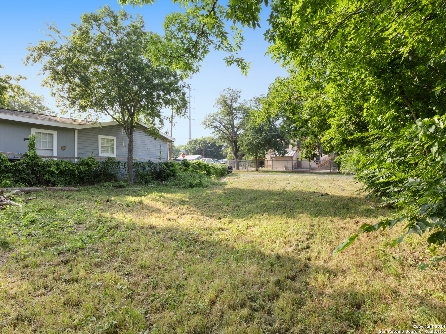 204 Orphan San Antonio, TX 78202 - Photo 4 of 15