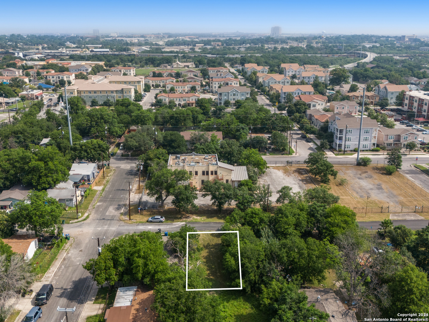 204 Orphan San Antonio, TX 78202 - Photo 5 of 15