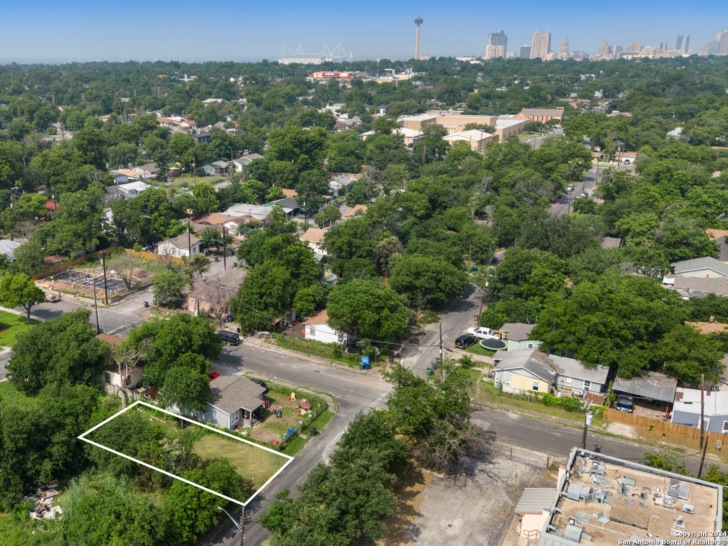 204 Orphan San Antonio, TX 78202 - Photo 8 of 15
