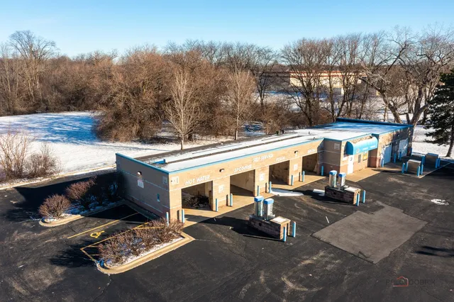 $1,500,000 | 450 Lily Cache Lane, Bolingbrook, IL 60440