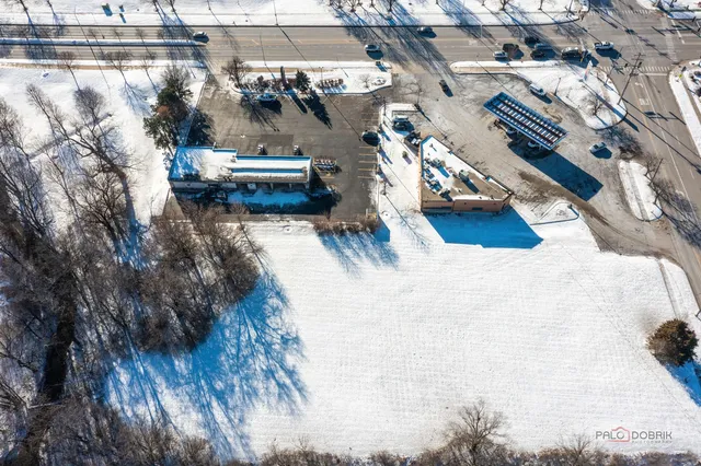 $1,500,000 | 450 Lily Cache Lane, Bolingbrook, IL 60440