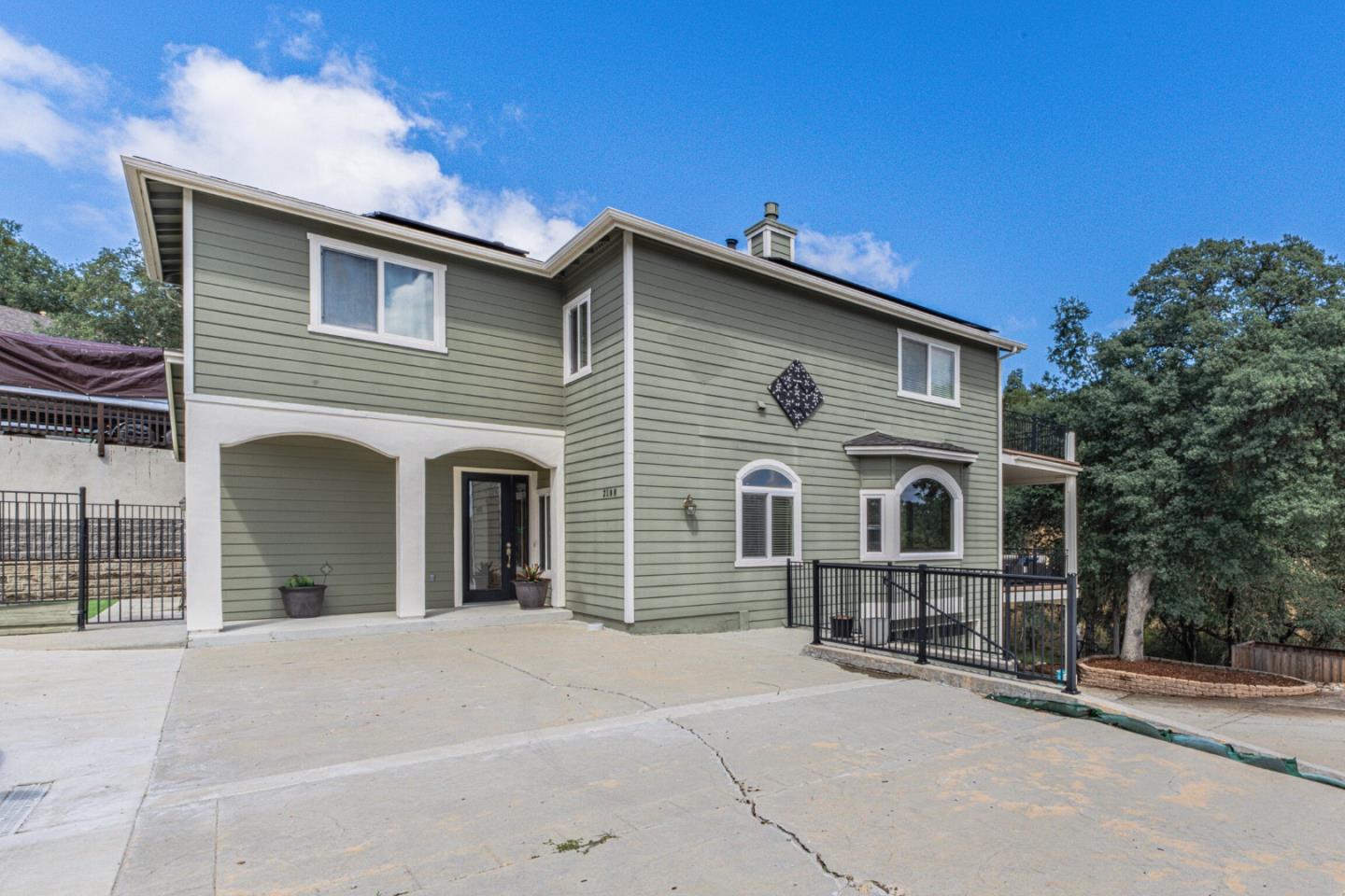 2188 Ridge Rider Road Bradley, CA 93426 - Photo 5 of 47 a front view of a house with a yard