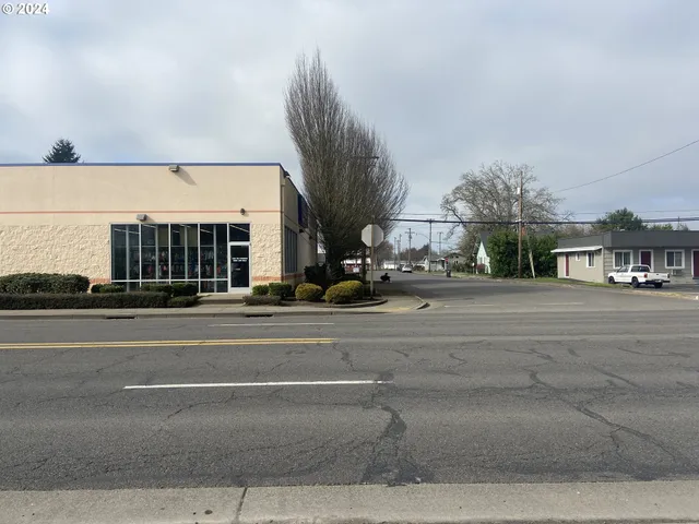 $260,000 | 1480 Ivy Street, Junction City, OR 97448