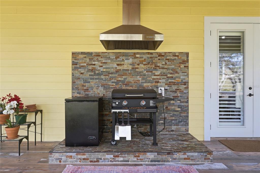2204 Re Byrd Road Frostproof, FL 33843 - Photo 28 of 49 a closeup of a fireplace